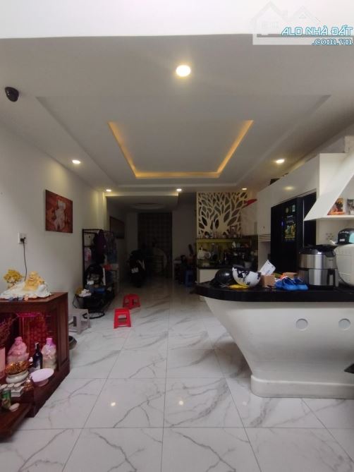 💥💥Bán nhà 5 Tầng , Tôn Đản Q4 , SHR , Hoàn công đủ . Chỉ 7.5 tỏi 💸 thương lượng - 6