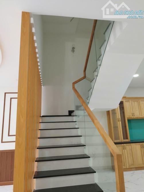 Huỳnh Tấn Phát Bình Thuận Q7, vài bước ra mt, 120m2, ngang khủng 6m, bao đẹp, sổ hoa hậu - 7