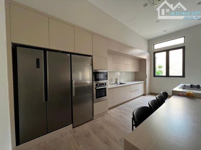 Bán biệt thự Ngọc Thuỵ 320m2x4tầng,mt14m - Ôtô tránh nhau,30m đường Ngọc Thuỵ - 146tr/m2 - 7