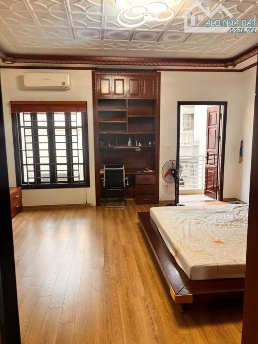 BÁN NHÀ ĐẸP LƯƠNG KHÁNH THIỆN – 77.2M² – MẶT TIỀN 5.7M – 4 TẦNG – Ô TÔ ĐỖ CỬA – GIÁ 15 TỶ - 7