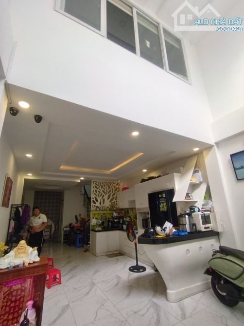 💥💥Bán nhà 5 Tầng , Tôn Đản Q4 , SHR , Hoàn công đủ . Chỉ 7.5 tỏi 💸 thương lượng - 7
