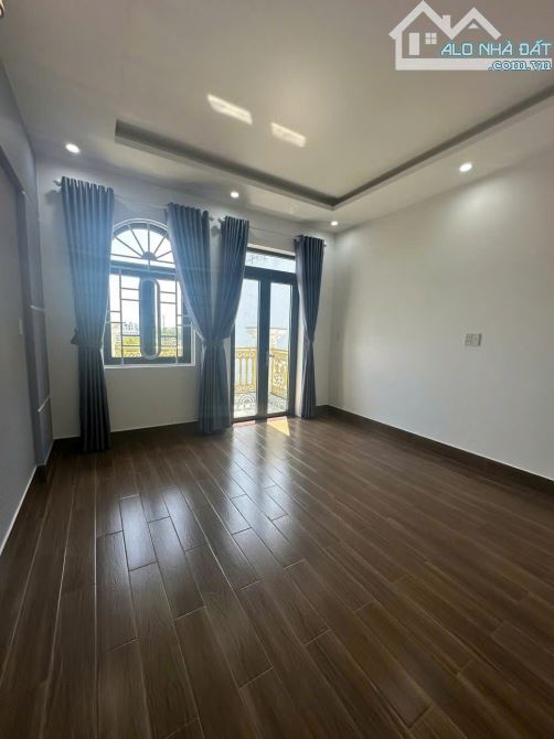 Cần bán gấp căn HXH đường Thạnh Lộc 29, DT 4x15m, 1 trệt 1 lửng 3 lầu giá 6.9 tỷ TL - 7