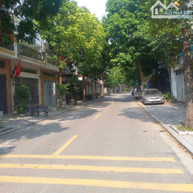 Bán nhà KĐT VĂN PHÚ – HÀ ĐÔNG 100m2 x 5 tầng – Mặt tiền 5m – Vỉa hè – Ô TÔ TRÁNH – SÁT C - 7