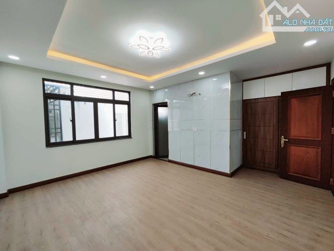 Huỳnh Tấn Phát Bình Thuận Q7, vài bước ra mt, 120m2, ngang khủng 6m, bao đẹp, sổ hoa hậu - 8