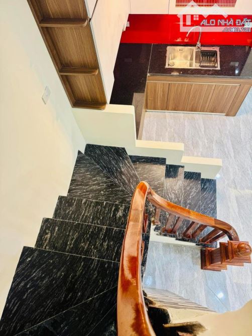 BÁN NHÀ PHỐ NAM DƯ - NGÕ NÔNG - GẦN ÔTÔ - GẦN CHỢ -  ĐẸP Ở LUÔN - 32M2 - 5 TẦNG - 5.75 TỶ - 8