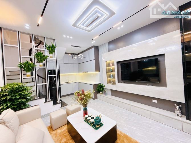 🔥[BÁN NHÀ RIÊNG - DỊCH VỌNG HẬU - CẦU GIẤY] Diện tích 30m2 - 5 tầng mới koongGiá chỉ 6tỷ1 - 8
