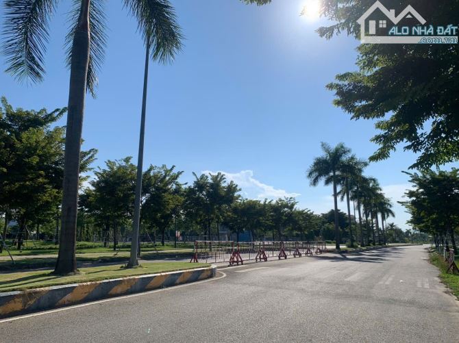 BÁN NHÀ 3 TẦNG 2 PN KHU ĐÔ THỊ VSIP QUẢNG NGÃI | GIÁ CHỈ 2.7 TỶ - 9
