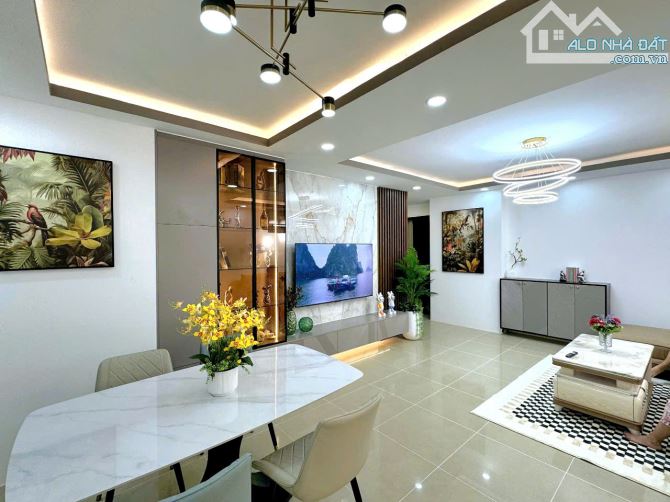 Căn hộ 3PN ngay Ngã Tư Bốn Xã ,82m2,nhà mới tinh,SH chỉ cần thanh toán 990triệu nhận nhà,