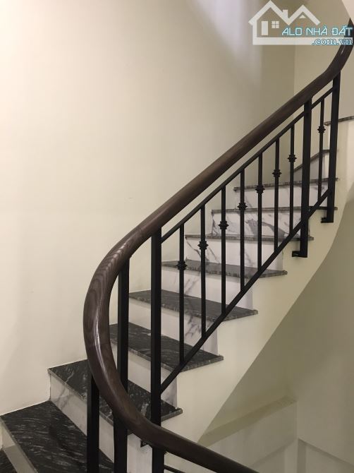 Khu Văn Cao gần hồ Tây 50m2x4T MT4m căn góc cách phố lớn 15m xe ba gác đỗ cửa 15tr/th - 1
