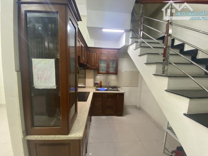 Nhà đẹp duy nhất, Thịnh Quang, Đống Đa Diện Tích 30m, 5 Tầng, Mặt Tiền 4.2m, 6.35 tỷ