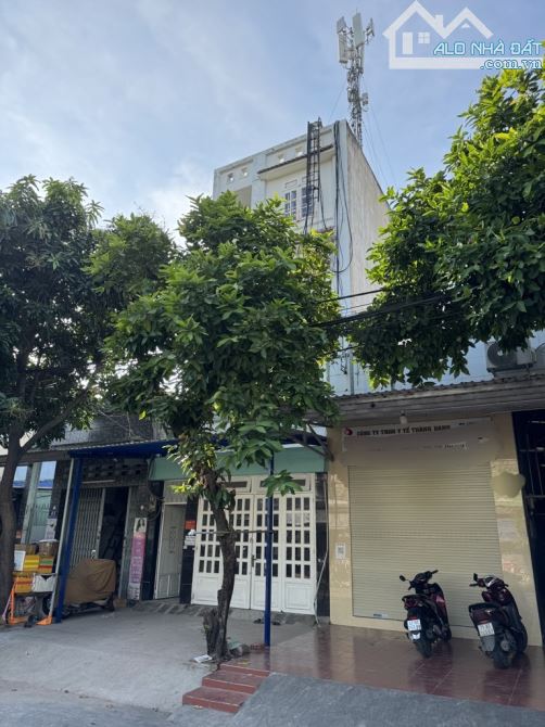 NHÀ MẶT TIỀN 20M,NGAY GẦN TÊN LỬA AEON MALL - DÒNG TIỀN 40TR,4 TẦNG 100M2(5×20)CHỈ 7xx tỷ