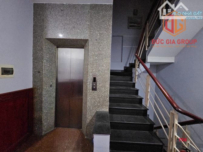 Bán khách sạn 1 trệt 5 lầu trong KDC D2D, P.Thống Nhất giá 25 tỷ