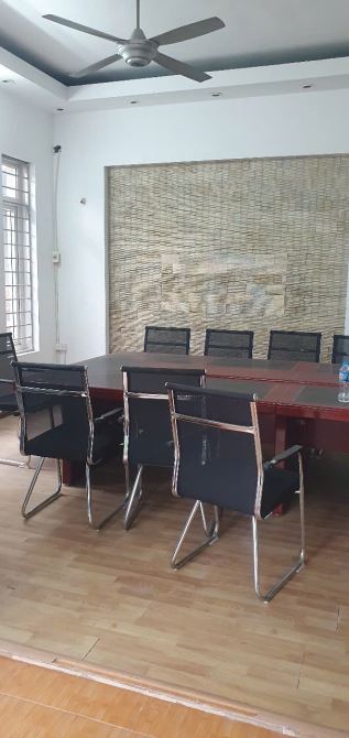 Cho thuê nhà ngay trường Nguyễn Huệ 80m 3 tầng 15tr ô tô đỗ cửa.