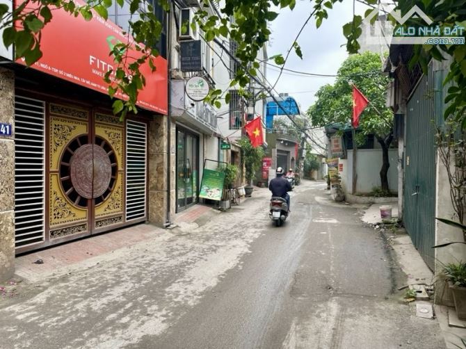 BÁN NHÀ TÂY MỖ-LÔ GÓC-THOÁNG SÁNG-DÂN XÂY-VF3 ĐỖ CỬA-HX VINSMART-DÂN TRÍ CAO-GIÁ RẺ