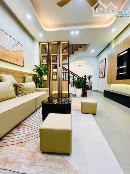 SIÊU PHẨM NGUYỄN KHANG - NHÀ ĐẸP, GẦN PHỐ, SH QUAY ĐẦU TRƯỚC NHÀ