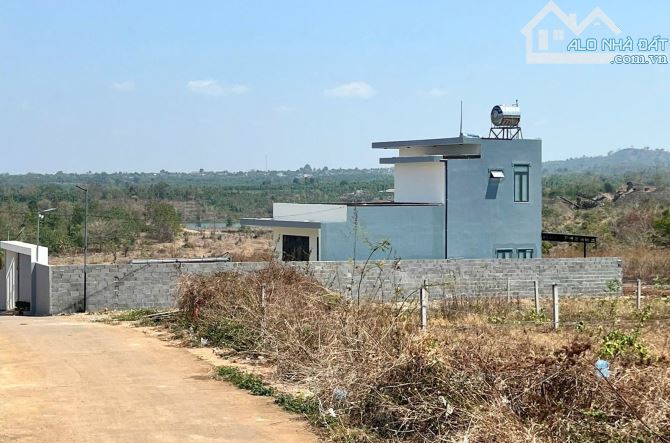 Bán 5000m2 view suối Ngãi Giao đất đẹp trên đất có sẵn sâu riêng và bơ giá chỉ 950 triệu
