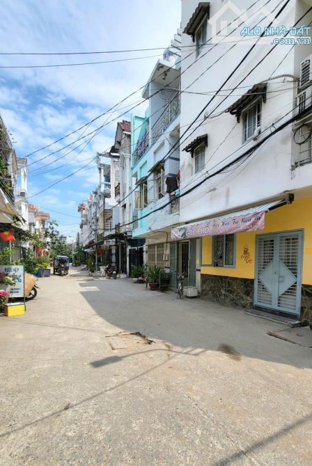 Bán nhà căn góc 2 mặt tiền, vừa ở vừa kinh doanh, Huỳnh Tấn Phát, 50m2 - Nhỉnh 6 tỷ