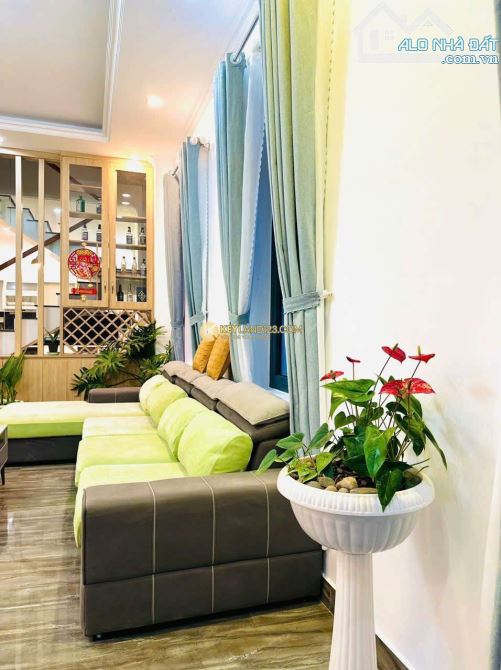 VILLA ĐẸP MẶT TIỀN KQH AN SƠN ĐÀ LẠT