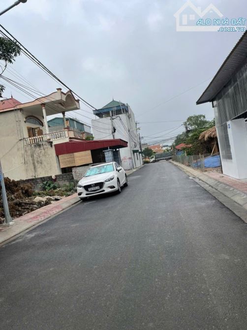 Đất trục Quỳnh Hoàng, Nam Sơn, tuyến 2 đường 351 quá đẹp so với quy định