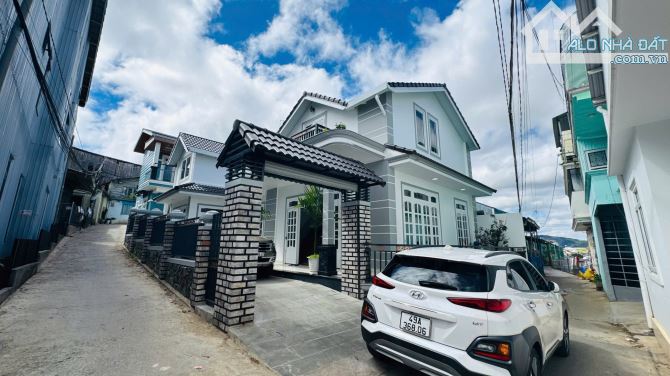 VILLA MINI GÓC 3 MẶT THOÁNG _ GẦN TRUNG TÂM ĐÀ LẠT