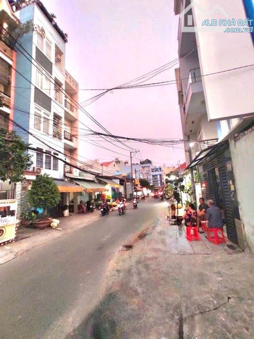 Bán nhà P15 Tân Bình, Phan Huy Ích, 5.5x16m, 4 tầng, góc 2 mặt, 9 tỷ xíu