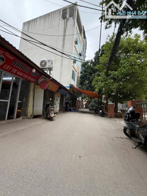 KINH DOANH - NGÕ Ô TÔ - VIEW VƯỜN HOA- - SAU QUY HOẠCH 1 MẶT NGÕ 1 MẶT 5M RA NGUYỄN VĂN