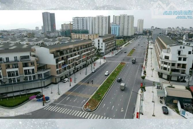 Pán căn Shophouse 5 tầng xây thô hoàn thiện mặt ngoài mặt Lý Anh Tông khu Hud Trầu Cau, tp