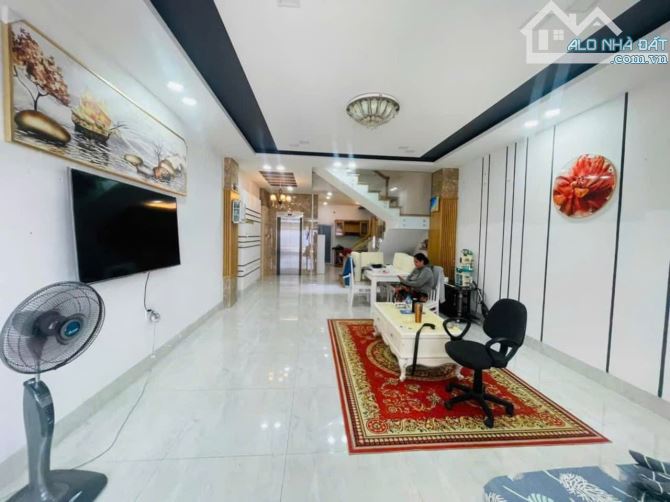 NHÀ ĐẸP 4 LẦU GẦN BIỂN_DT 102M2_HƯỚNG ĐÔNG NAM_ĐƯỜNG PHAN CHU TRINH_PHƯỜNG 2_GIÁ 12 TỶ