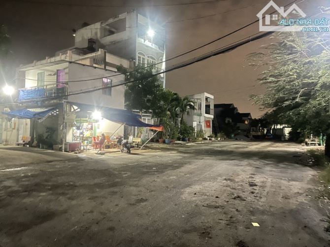 BÁN NHÀ GÓC 2 MẶT HẺM LÊ VĂN LƯƠNG – NHÀ BÈ
