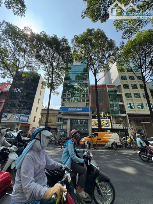 MỚI!! Mặt tiền Trần Hưng Đạo, Q.5 giáp quận 1- 5x20m vuông vức- 5 tầng giá chỉ 40 tỷ