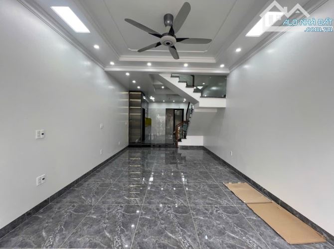 Nhà 4 tầng xây mới, độc lập tại Đồng Hoà - Đường 6m - 63m2