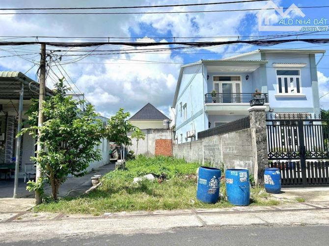 Đất Củ Chi giá ngộp 1,1tỷ Dt 97m2 , xã Tân Thông Hội gần BV Xuyên Á , giá bớt mạnh