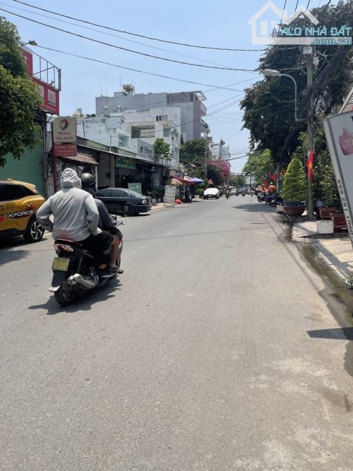 Bán nhà 5 tầng, 5m x 20m, hẻm 10m có lề, gần Emart Phan Huy Ích, phường 14, Gò Vấp