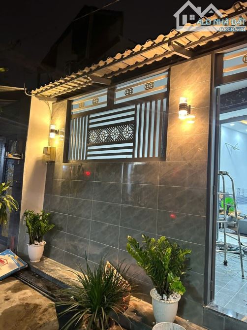 Cần bán gấp nhà mới, hẻm xe hơi thông,  70m2,ngang 6m Bình Tân giáp q6, vị trí đẹp, 3.x tỷ