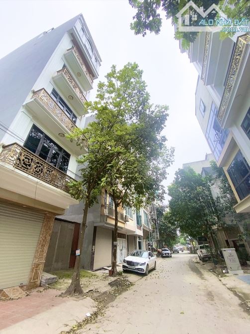 NHÀ 7 TẦNG THANG MÁY - LA KHÊ - PHÂN LÔ VUÔNG VẮN - CHỦ TẶNG NỘI THẤT CHỈ VIỆC Ở