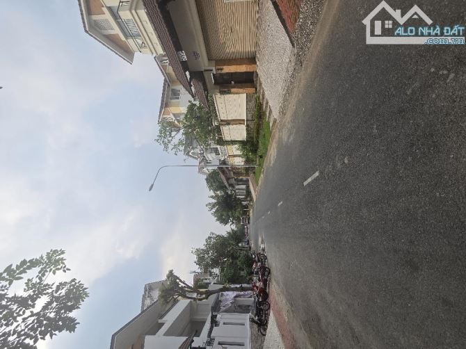 BIỆT THỰ NAM LONG TRẦN TRỌNG CUNG 8 x 35  GIÁ  42 TỶ