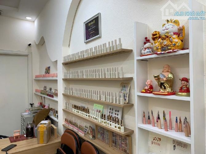 Mặt tiền NGUYỄN THỊ NHỎ, kế HỒNG BÀNG và 3/2, dòng tiền gần 300tr/năm, nhỉnh 11 tỷ
