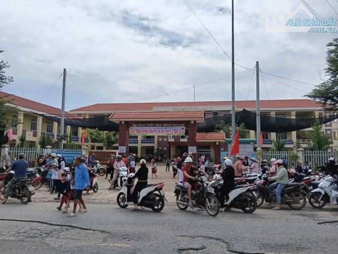 Bán nhanh lô đất nền giá chỉ 800 triệu, thuộc Bình Thạnh, Đức Trọng. gần sân bay.