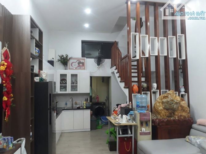 BÁN NHÀ ĐẸP PHỐ 8/3 – HBT – TRUNG TÂM, NGÕ Ô TÔ, DT 36m²,4 tầng ,MT 4.8m, 10.5 tỷ