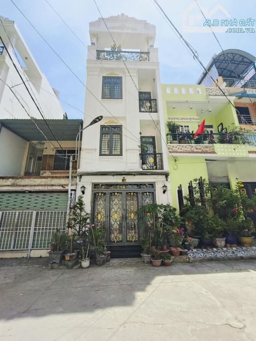Bùi Minh Trực Phường 6 Quận 8 -DT: 4.5*11m- 9 tỷ 8