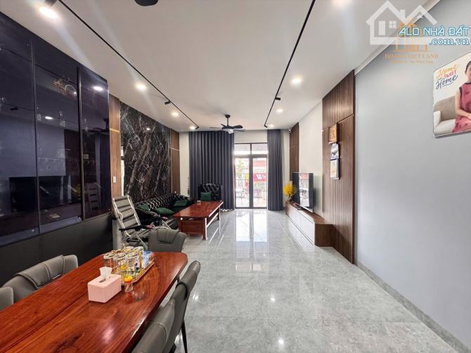 BÁN NHÀ 1 TRỆT 3 LẦU CÓ THANG MÁY- MẶT TIỀN LÊ THÁNH TÔNG-  TÂN LỢI - BMT