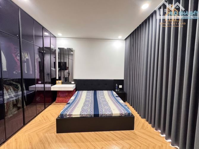 BÁN NHÀ 4 LẦU MẶT TIỀN LÊ THÁNH TÔNG VỪA XÂY ĐƯỢC 2 năm. DT:5x16M. GIÁ: 16,5 TỶ
