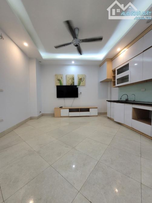 Bán nhà Đông Dư Gia lâm, diện tích 30m , đẹp long lanh , full tiện ích , giá 3,88 tỷ