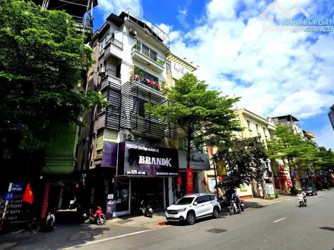 Cần bán nhà mp Tây Sơn oto đỗ cửa, sát phố nhà 5 tầng DT 45m2 giá 5ty6