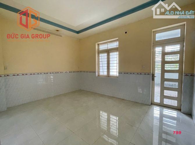 Cho thuê nhà mặt tiền đường N1 khu D2D P. Thống Nhất, 1 trệt 2 lầu 5x18m giá 20 triệu - 5