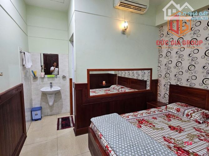 Bán khách sạn 1 trệt 5 lầu trong KDC D2D, P.Thống Nhất giá 25 tỷ - 1