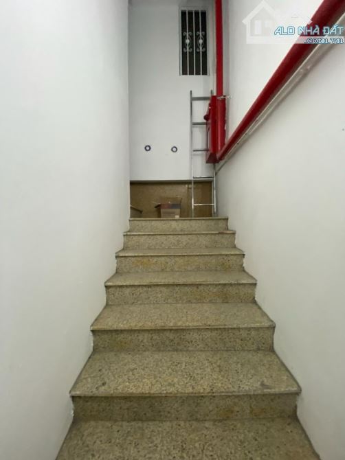 Bán tòa nhà chung cư mini Cầu giấy quận cầu giấy 120m2 9 tầng thang máy giá nhỉnh 27 tỷ - 1