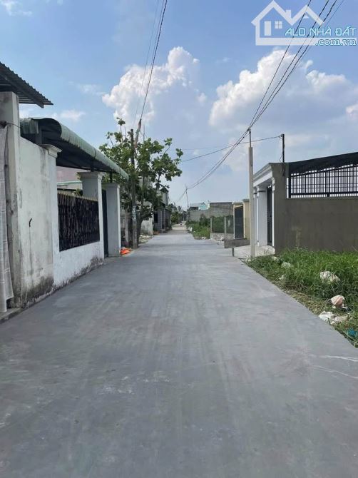 BÁN GẤP LÔ ĐẤT 120M2 - THỊ TRẤN ĐỨC HÒA - GIÁ CHỈ 1 TỶ 285TR- GỌI CHO EM ĐẶT CỌC - 1