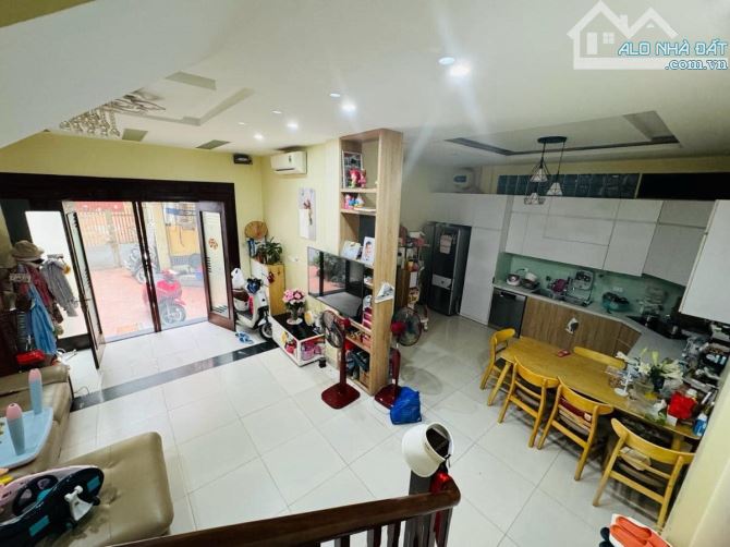 Siêu hiếm Đống Đa – Láng, gần phố, ở sướng, 69m 5 tầng + 1 tum 4.2m mặt, Giá 11.6 tỷ. - 1