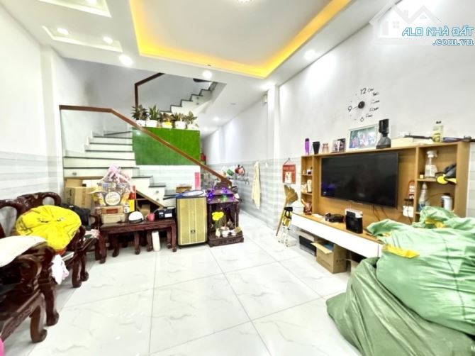 Nhà đẹp 2 Tầng Linh Xuân,đường nhựa xe hơi ngủ trong nhà,gần chợ Linh Xuân - 1
